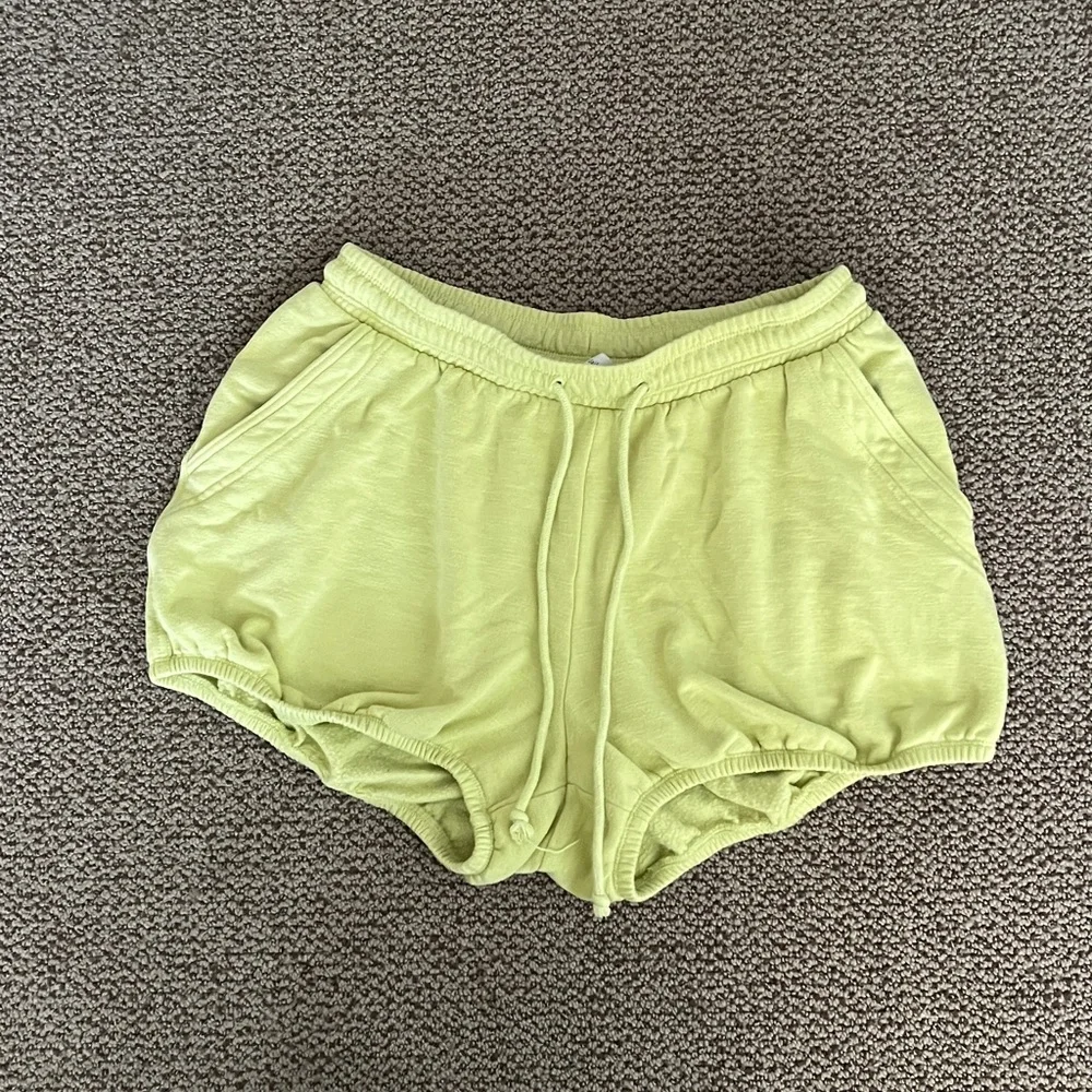 Anthropologie bubble short - Picture 2 of 4